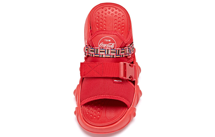 Lookbook Anta Coca Cola x ''Red Beach Slide'' Sandali 112038515-7