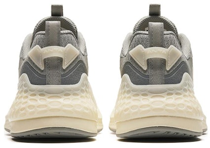 安踏舒适低帮棕色鞋 912425507-2 Shop 安踏舒适低帮棕色鞋 912425507-2