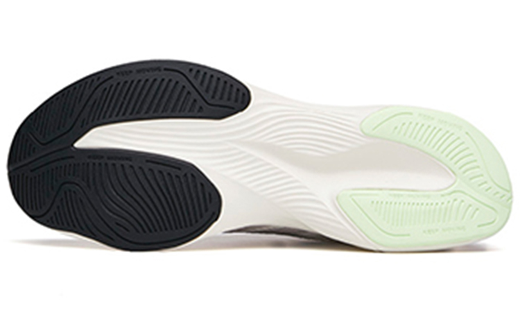 Shop 安踏 Edge 舒弹科技運動 低幫 跑步鞋 男款 白灰黑