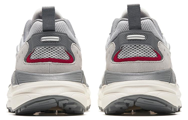 Shop 安踏 Engine Low '银色舒适' 112348863-3