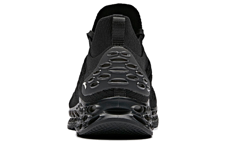 Shop Anta Flash Energy Hardloopschoenen ''Black Hole Tech'' 11925599-1