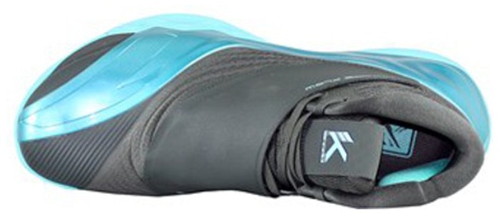 安踏 汤普森 KT6系列 “客場” 實戰籃球鞋 黑藍 Lookbook 安踏 汤普森 KT6系列 “客場” 實戰籃球鞋 黑藍