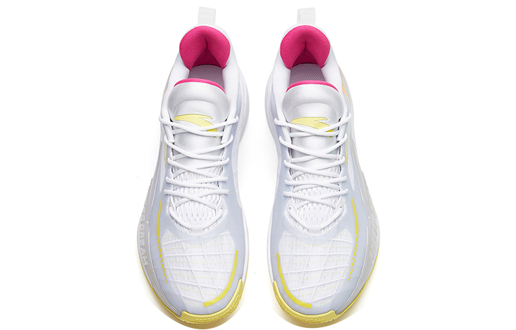 Lookbook 安踏轻骑士3代‘白黄粉’ 112221608-1