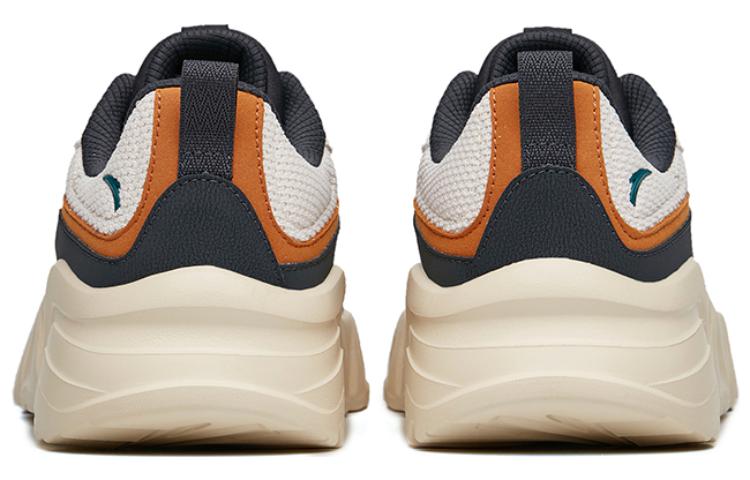 Lookbook 安踏生活系列低帮“泥灰色” 912248825-4