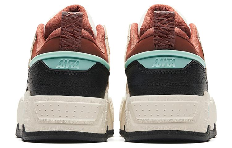 Shop 安踏 生活系列 厚底舒適百搭 低幫 板鞋 男款 黑棕