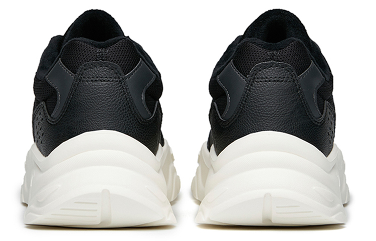 Shop Anta Life Series Rendah 'Berbulu Fleece Hitam' 112148860-6