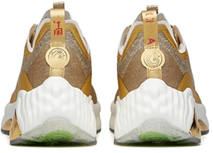安踏 生活系列 國旗系列 氮氣回彈 減震防滑耐磨 低幫 跑步鞋 金白 東京奧運會中國體育代表團典藏禮盒 Purchase 安踏 生活系列 國旗系列 氮氣回彈 減震防滑耐磨 低幫 跑步鞋 金白 東京奧運會中國體育代表團典藏禮盒