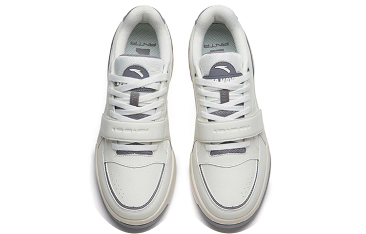 Shop Anta安踏 生活系列 防滑耐磨 低幫 板鞋 白灰