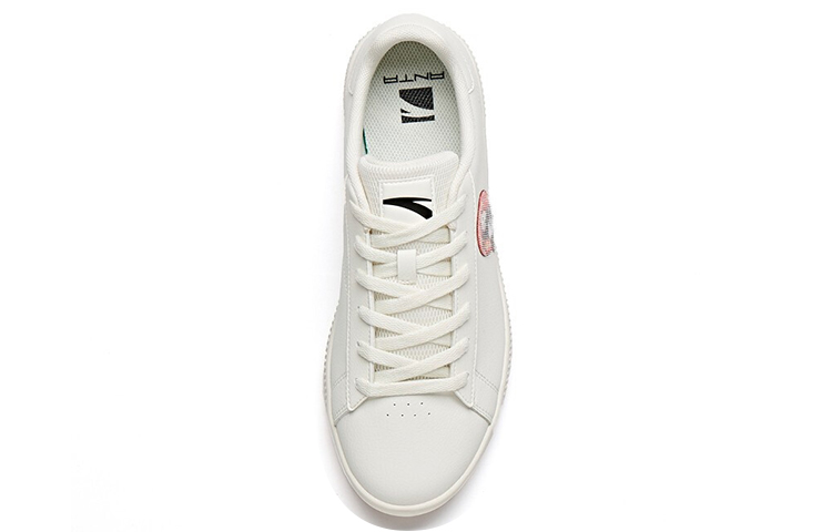 Lookbook Anta Gaya Hidup Low-Top 'Hitam dan Putih' 112038067-3