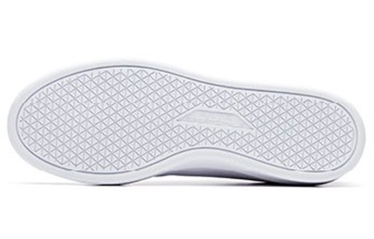 Shop Anta安踏 生活系列 皮面低筒滑板鞋 白黑