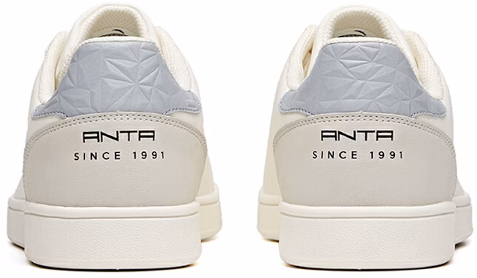 Anta安踏 生活系列 包覆性保暖防滑 低筒 板鞋 白灰 Shop Anta安踏 生活系列 包覆性保暖防滑 低筒 板鞋 白灰