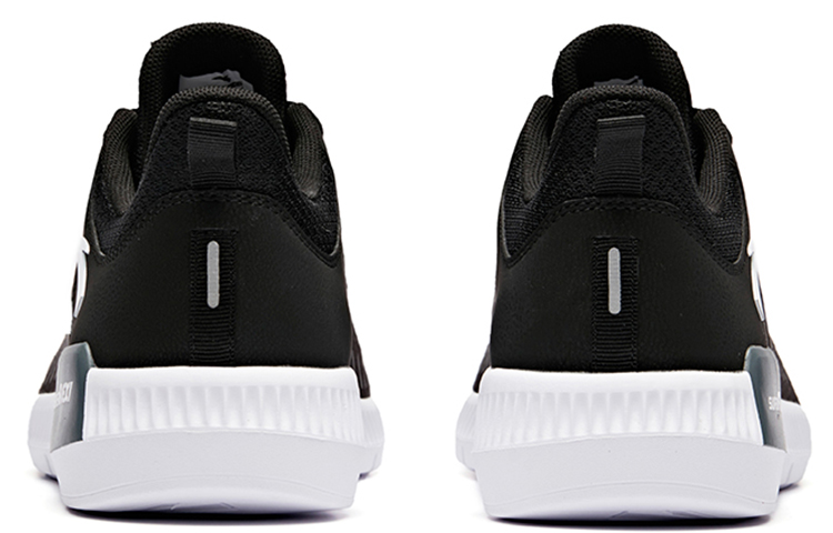 Lookbook 安踏轻便跑鞋‘黑色’ 91915584-4