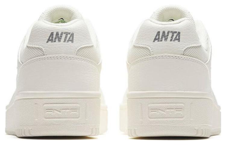 Lookbook Anta Low-Top 'Elevated Ringan Putih' 912348068-8