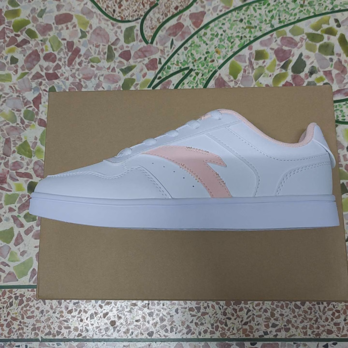 anta-low-white-pink-922358009-1