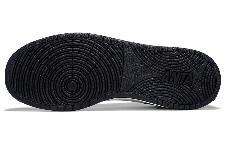 Shop Anta Low Top 'Negro Blanco' 912348067-6