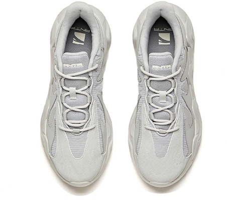 安踏防滑耐磨低幫運動休閒鞋 灰色 Lookbook 安踏防滑耐磨低幫運動休閒鞋 灰色