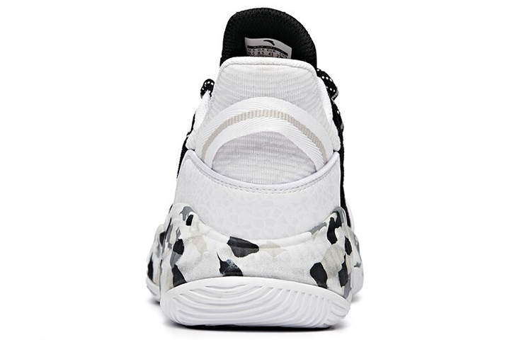 Shop 安踏 低幫實戰籃球鞋 白黑