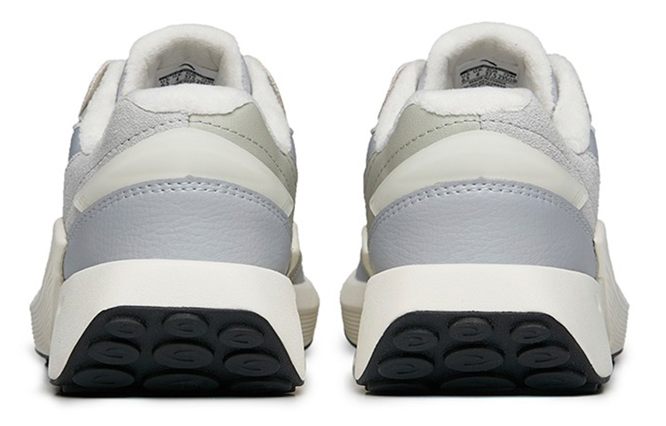 Shop Anta安踏 冰糖 時尚休閒 低筒 跑步鞋 男款 灰白