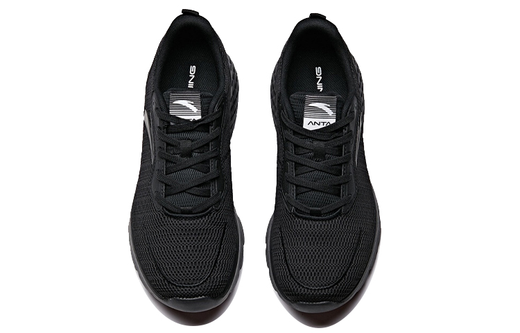 Lookbook Sepatu Lari Anta Low Top 'Hitam Polos' 112025577-4