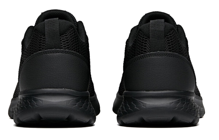 Shop Sepatu Lari Anta Low Top 'Hitam Polos' 112025577-4