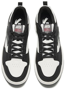 安踏 舒適百搭 保暖減震 低幫 板鞋 男款 黑白色 Lookbook 安踏 舒適百搭 保暖減震 低幫 板鞋 男款 黑白色