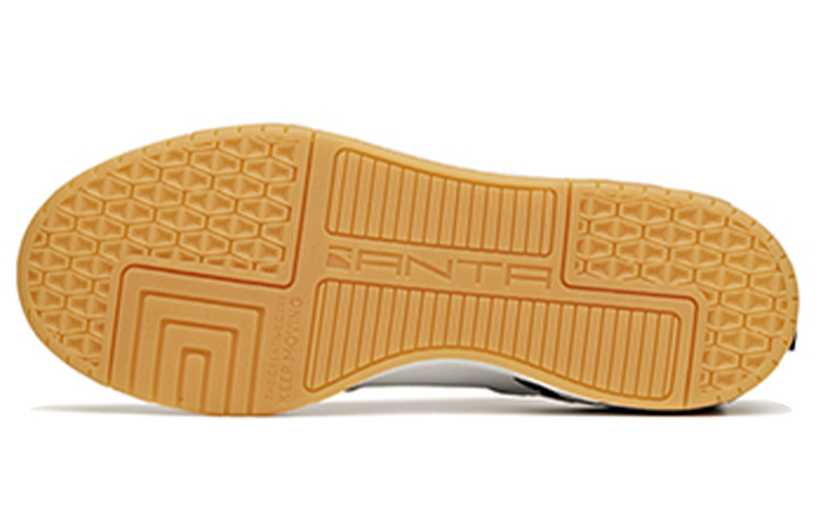 Details for 安踏低帮运动鞋‘白灰黑’ 112228081R-4