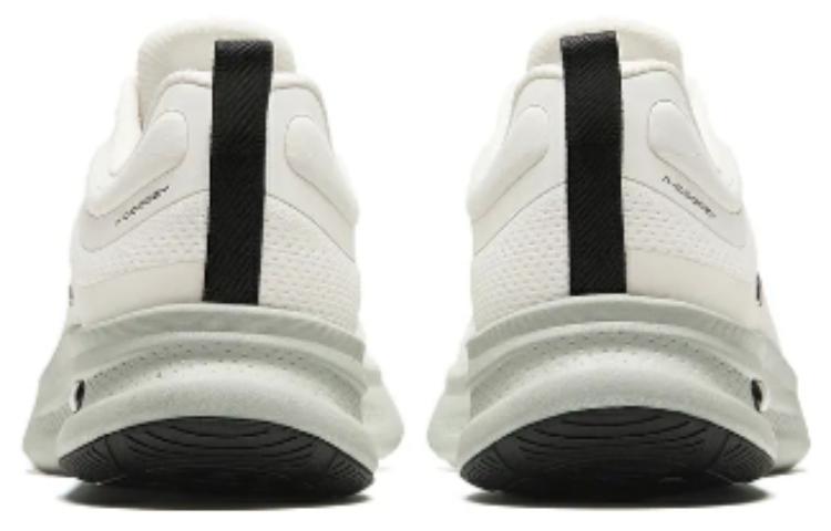 Shop Anta Low Top Training 'White' 112417718-1