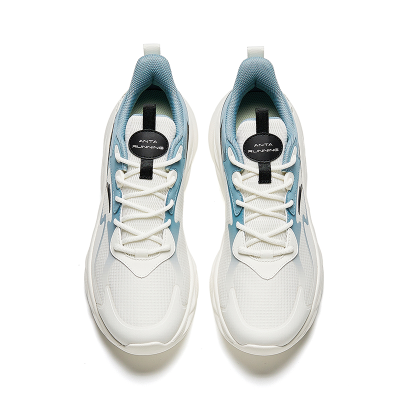 Lookbook 安踏 绵绵彈 舒適百搭 耐磨 低幫 跑步鞋 男款 藍白