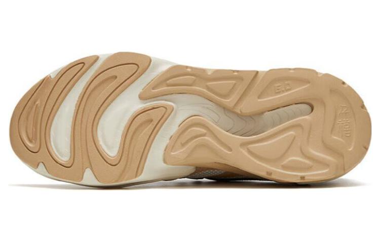 Shop 安踏千禧6代低帮‘棕灰’ 112328890-9