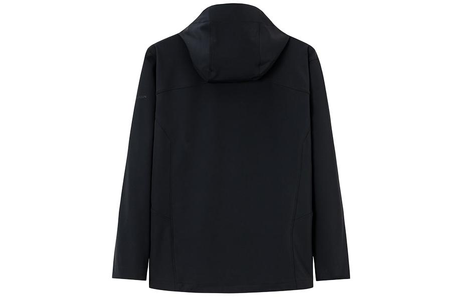 Lookbook 安踏户外系列黑色防水连帽运动夹克 152410606-2