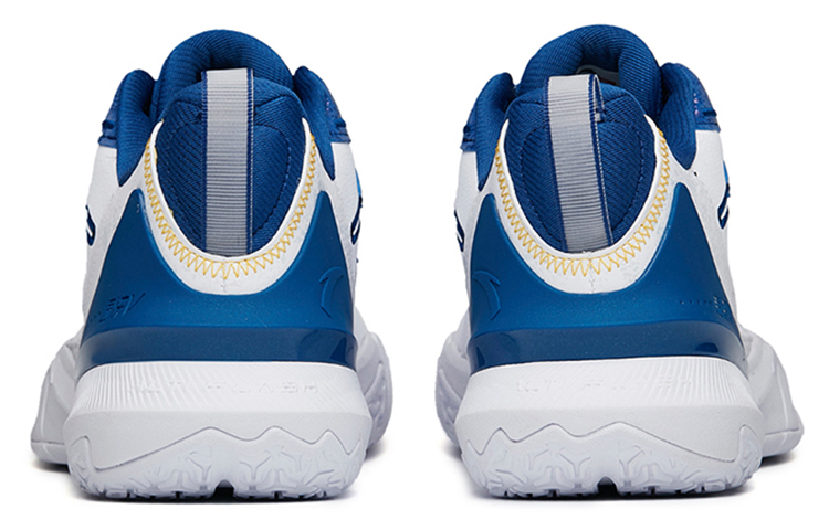 Shop Anta Quick Battle 5 Low 'White Blue' 112141622-1