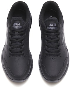 安踏跑鞋“全黑” 912355592-5 Lookbook 安踏跑鞋“全黑” 912355592-5