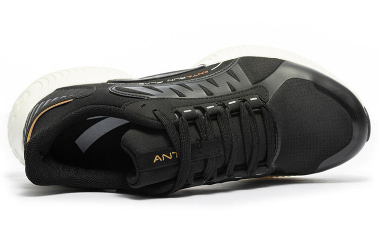 Lookbook Anta Sepatu Lari 'Teknologi Black Wormhole' 112045518-1