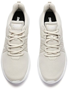 安踏跑步系列“灰白网布” 91915586-1 Lookbook 安踏跑步系列“灰白网布” 91915586-1