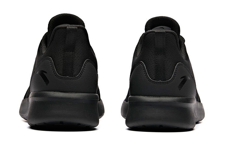 Shop Anta Running Series Low 'Malla Negra' 91915586-4