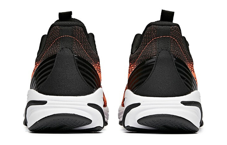 Shop Anta Running Series Low 'Negro Naranja' 112045522-3