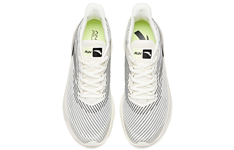 Lookbook Sepatu Lari Anta Edge 'Putih Hitam' 112035589-4