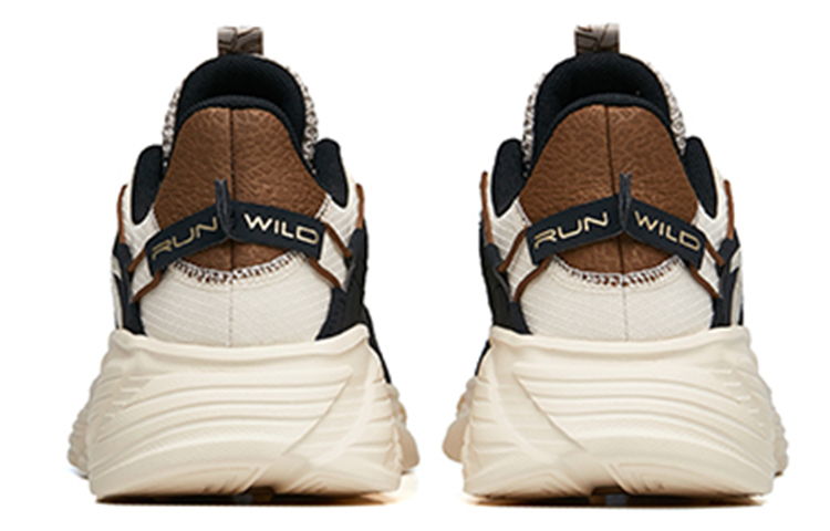 Shop 安踏 跑步系列 城跡 低幫 跑步鞋 男款 白黑棕