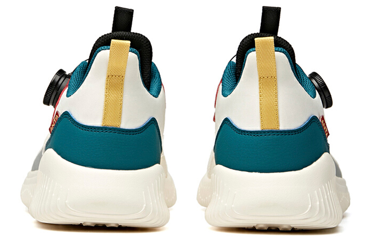 Shop Anta安踏 跑步系列 免繫帶旋鈕 低筒 跑步鞋 男款 絲絨紅