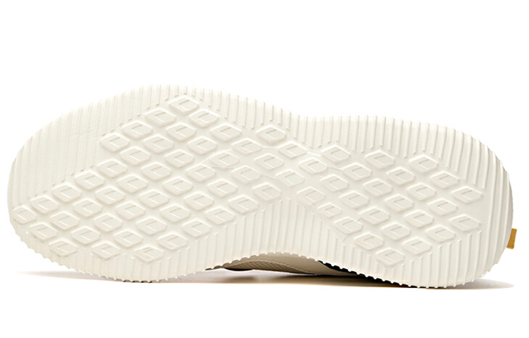 Purchase Anta安踏 跑步系列 免繫帶旋鈕 低筒 跑步鞋 男款 絲絨紅