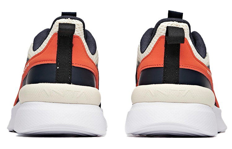 Shop Anta Running Series Rendah 'Putih Hitam' 111945562R-4