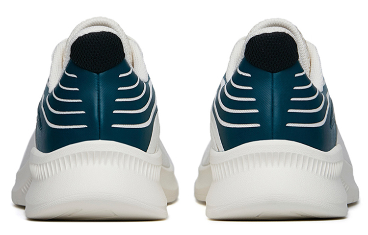 Shop 安踏跑步系列运动鞋‘白蓝’ 912235521-3