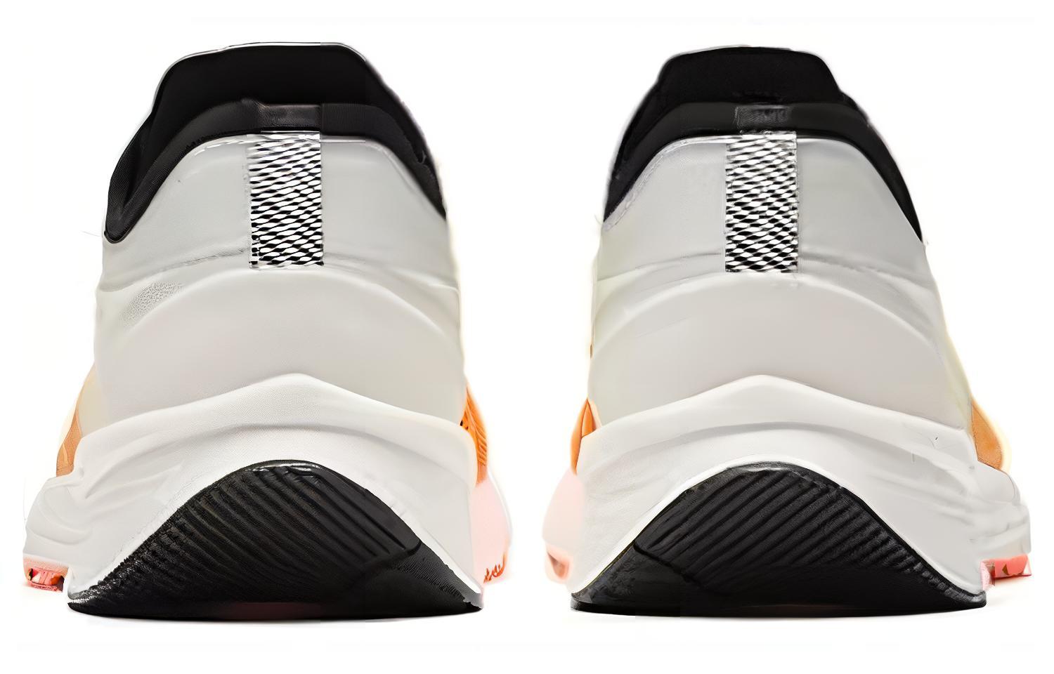 Shop 安踏跑步系列运动鞋‘白黄橙’ 912345585-2