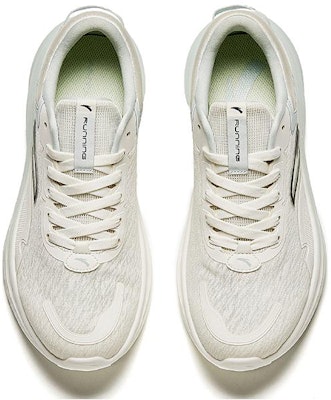 Anta安踏 舒適 防滑透氣 低筒 跑步鞋 男款 米色 Lookbook Anta安踏 舒適 防滑透氣 低筒 跑步鞋 男款 米色