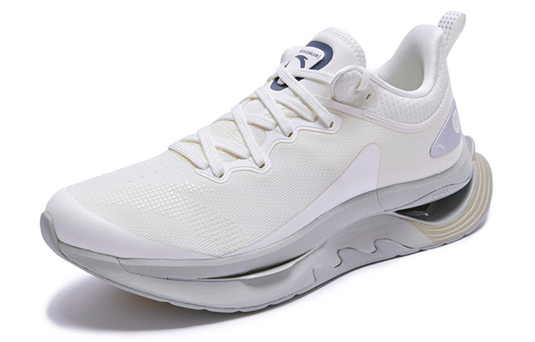 Lookbook 安踏跑步系列运动鞋氢气‘白灰’ 112215680A-3