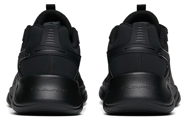 Shop Anta Running Series Sneakers Kulit 'Hitam Putih' 112215571-7