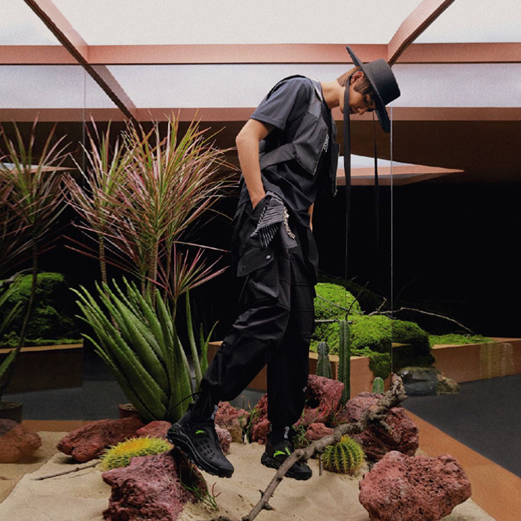 Sizing Anta x Salehe Bembury SB-01 'Voltio Negro' 112118823-1