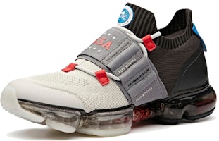 Anta SEEED 'Anniversary NASA ke-60 Putih Kelabu Hitam' 91835509-15 Lookbook Anta SEEED 'Anniversary NASA ke-60 Putih Kelabu Hitam' 91835509-15