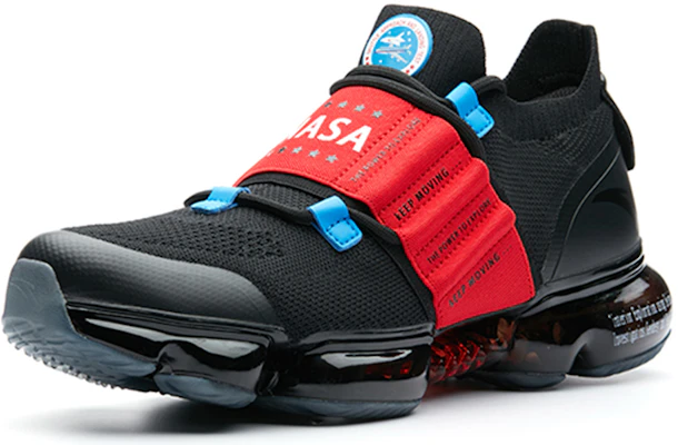 Anta x NASA Seed 'Hitam Merah Biru' 91835509-2 Lookbook Anta x NASA Seed 'Hitam Merah Biru' 91835509-2