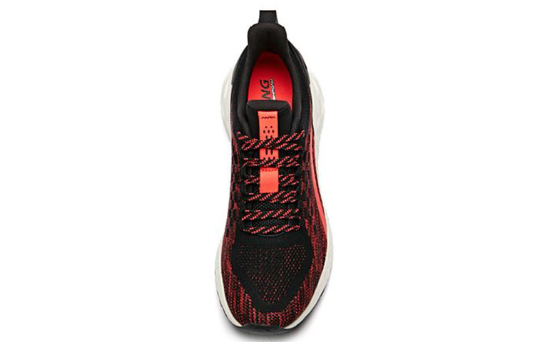 Shop 安踏红黑减震编织跑鞋 11915588-7